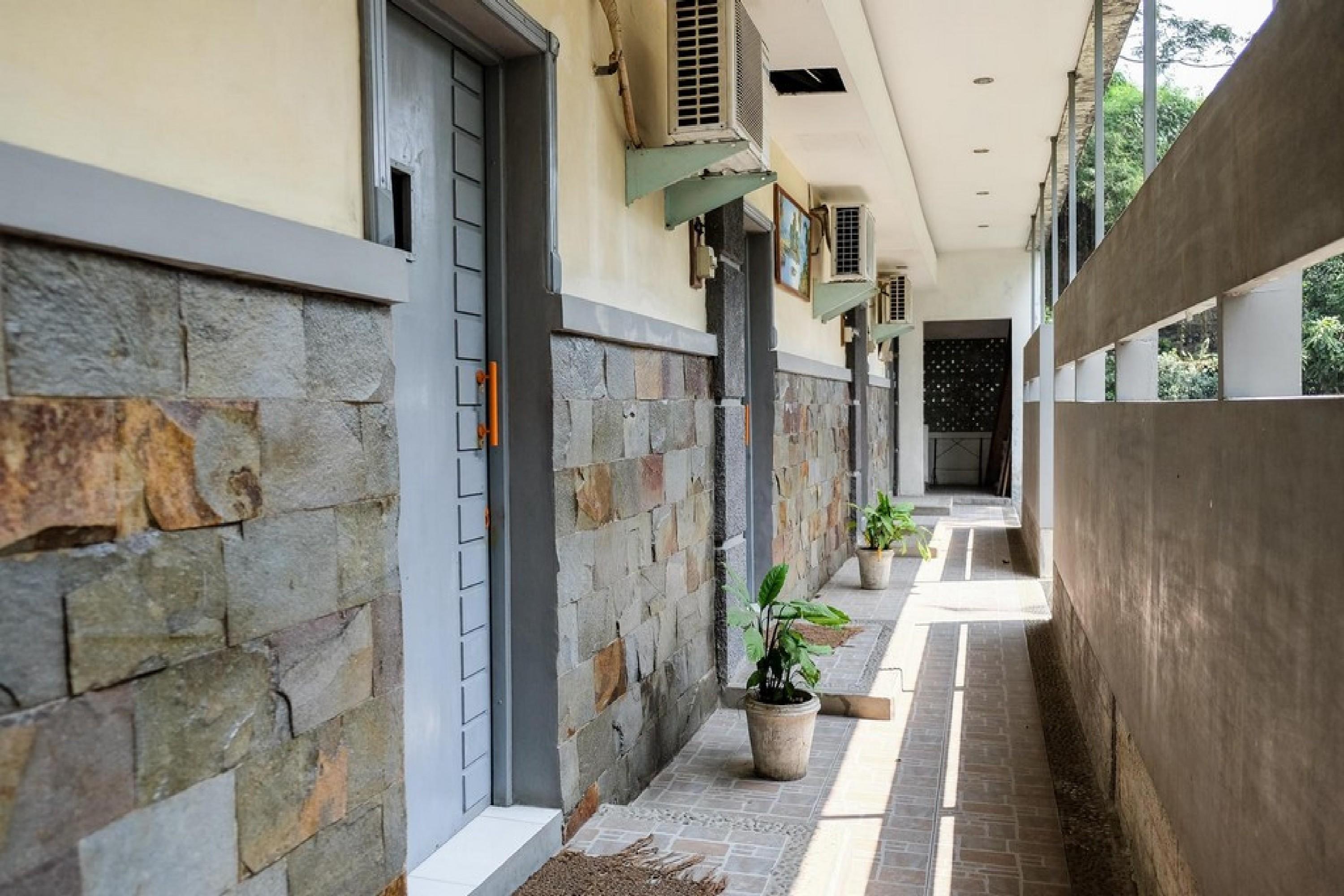 Reddoorz Plus Near Jalan Baru Bogor Exterior photo